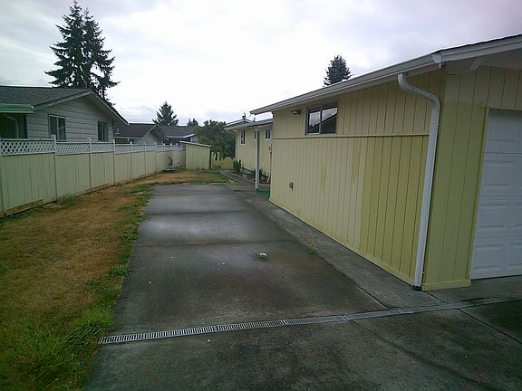 5th image of 810 E Blair Ave
