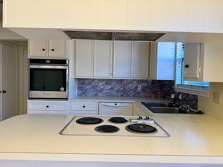 2405 Castleford Rd — Photo 6