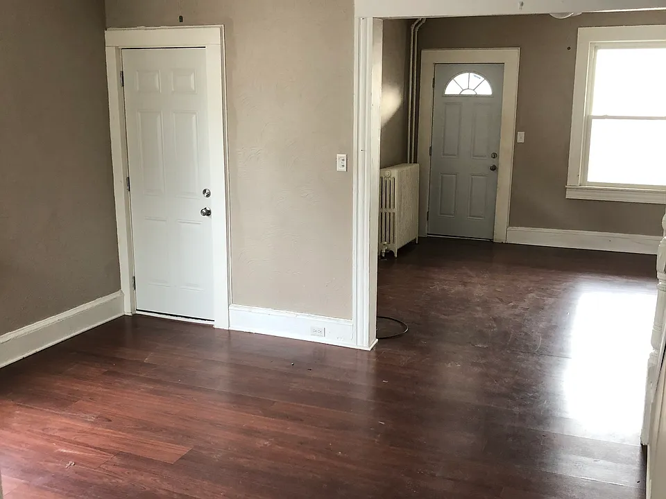 61 S Atherton Ave