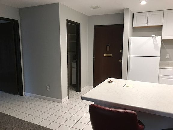 kitchen entry refrigerator included