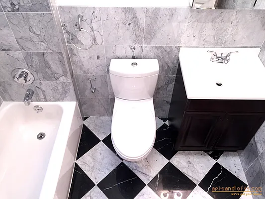 Rented by aptsandlofts.com | media 16