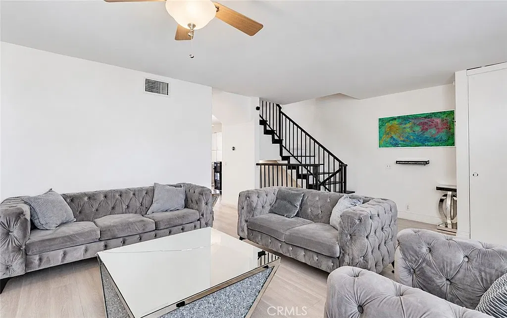 3 bed, 1369 sqft, $3,845 — Photo 1