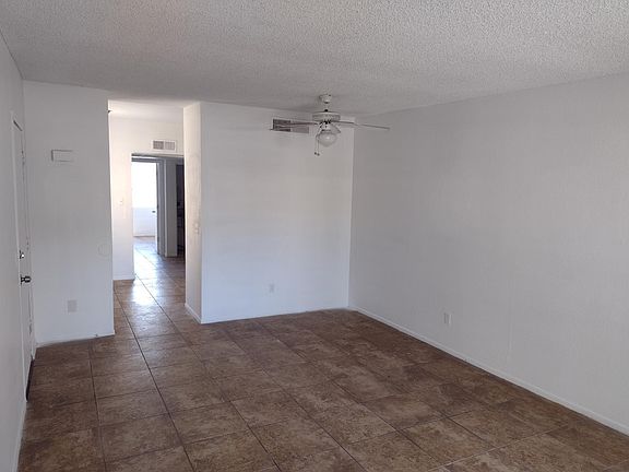 4th image of 2838 E Marconi Ave #201