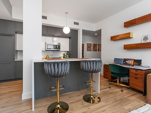 3rd image of 416 W 52nd St APT 613