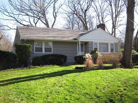 2nd image of 62 Andrea Ln