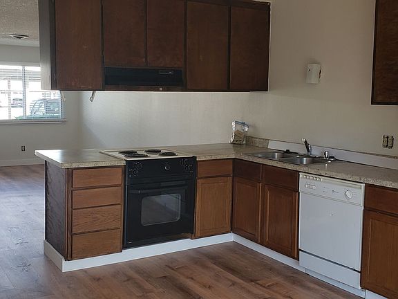 4th image of 5075 Gaddy Ct Unit 3