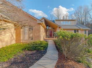 7270 Dark Lake Dr, Clarkston, MI