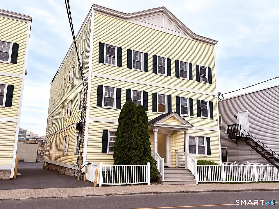 312 Greenwich Ave #3L