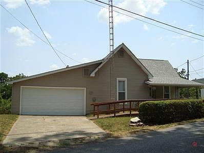 2nd image of 1447 Trogdon Ln