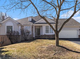 5602 Heathland Cir, Clarkston, MI 48346