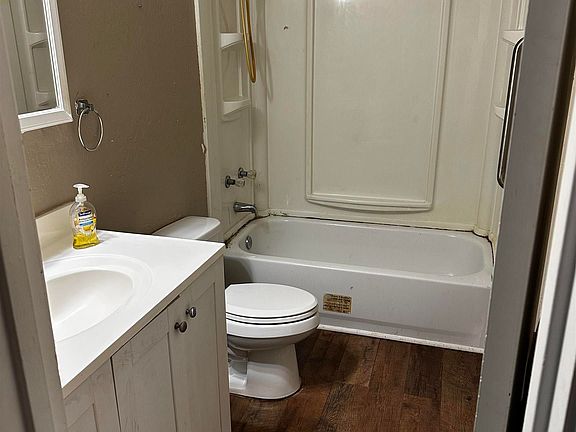 5th image of 2224 Princeton Ave