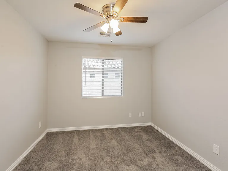 953 E Greenlee Ave — Photo 14