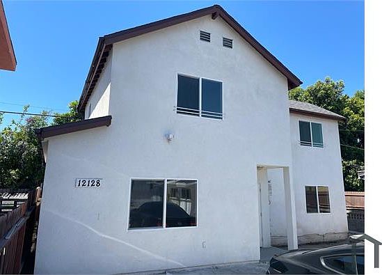 1st image of 12128 Oxnard St #91606