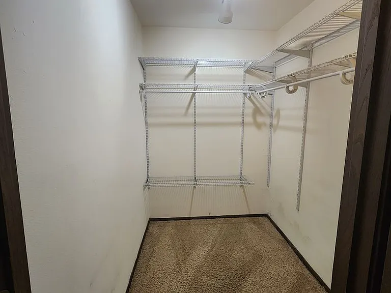 530 N Eau Claire Ave — Photo 21