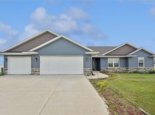 103 Viking Dr, Vinton, IA 52349