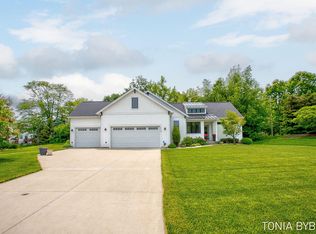 15178 Silver Fir Dr, Holland, MI 49424