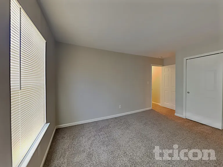4040 Dogwood Ln — Photo 9