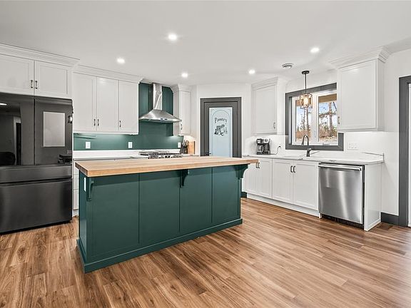 4th image of 47 Jack Pine Drive