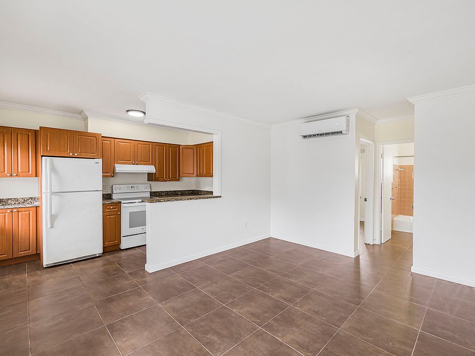 1st image of 520 NE 82nd Ter #9