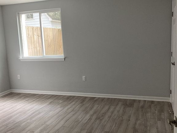 4th image of 719 Cypress Dr