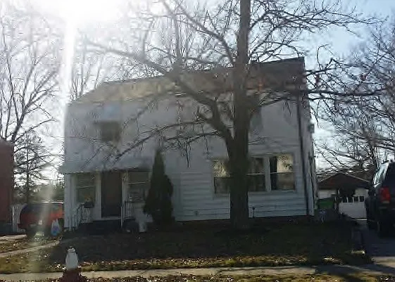 1532 E 248th St photo 1