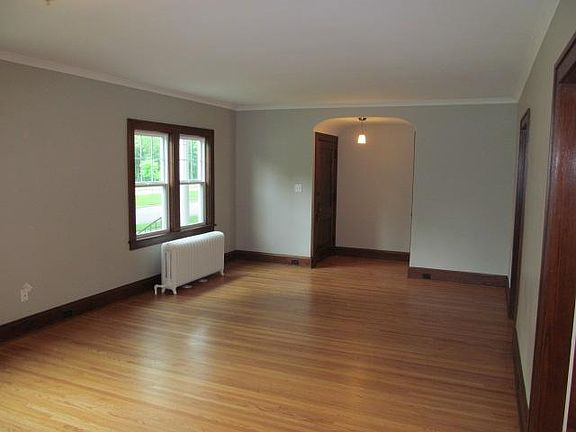 5th image of 2420 Seabury Ave APT 1