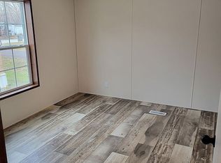 406 Pin Oak Park Dr, Elsberry, MO 63343