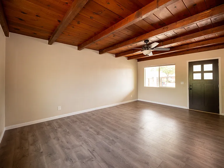 2217 E Silver St — Photo 2