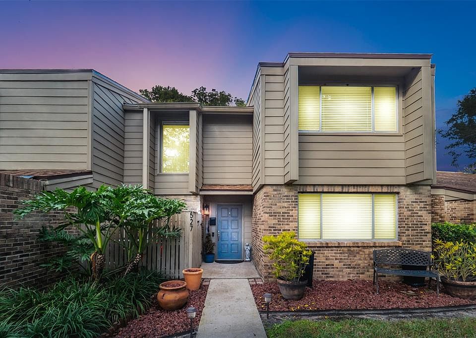 1st image of 527 OAK HAVEN DRIVE #D