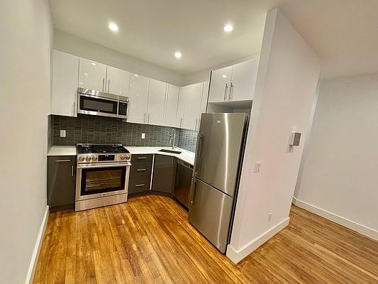 1st image of 300 W 112th St APT Llb