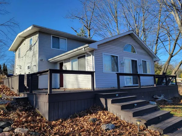3593 S Lakeview Dr, Beaverton, MI 48612