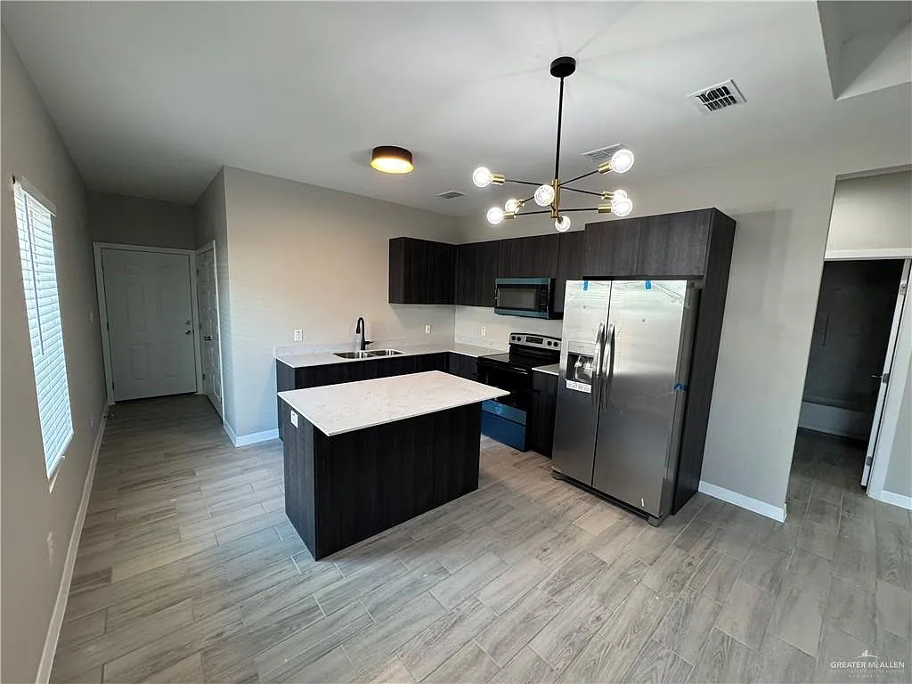 2 bed, 2.0 bath, 1000 sqft, $1,250 — Photo 4