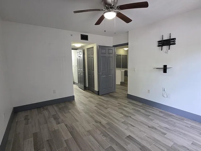 4211 San Marino Blvd #105 — Photo 10