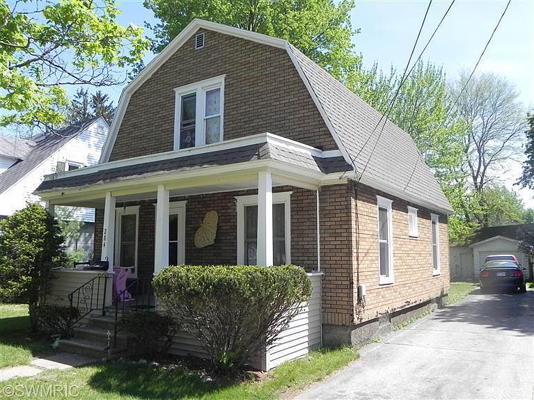 1st image of 284 Hunter St