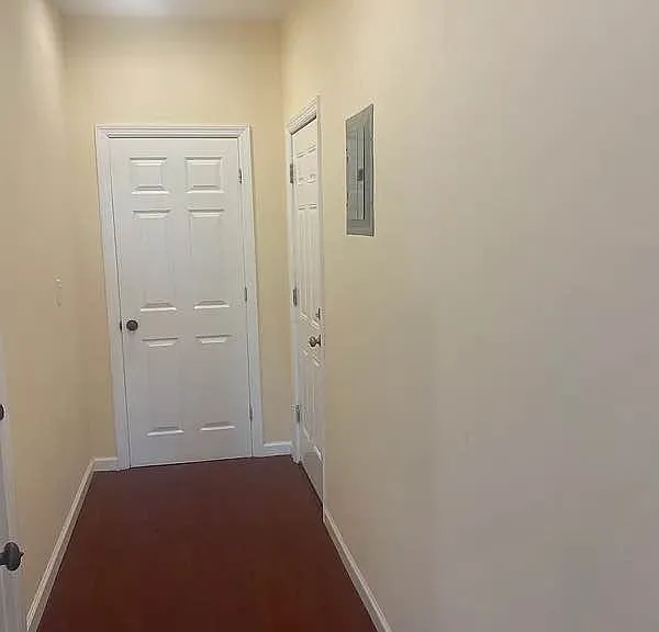 544 Franklin Ave #3 — Photo 5