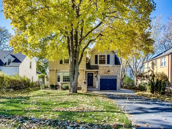 296 Latrobe Ave, Northfield, IL 60093