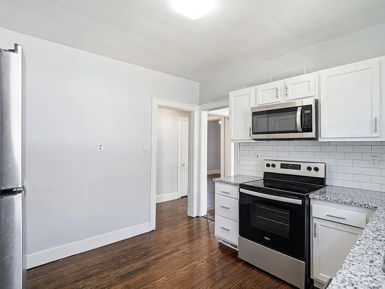 682 Greenwood Ave — Photo 14