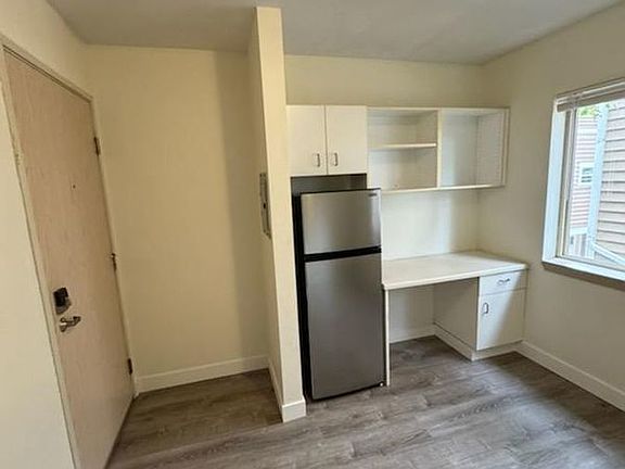 4th image of 5608 15th Ave NE APT 203