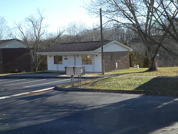 2nd image of 816 Twin Oaks Way APT 300