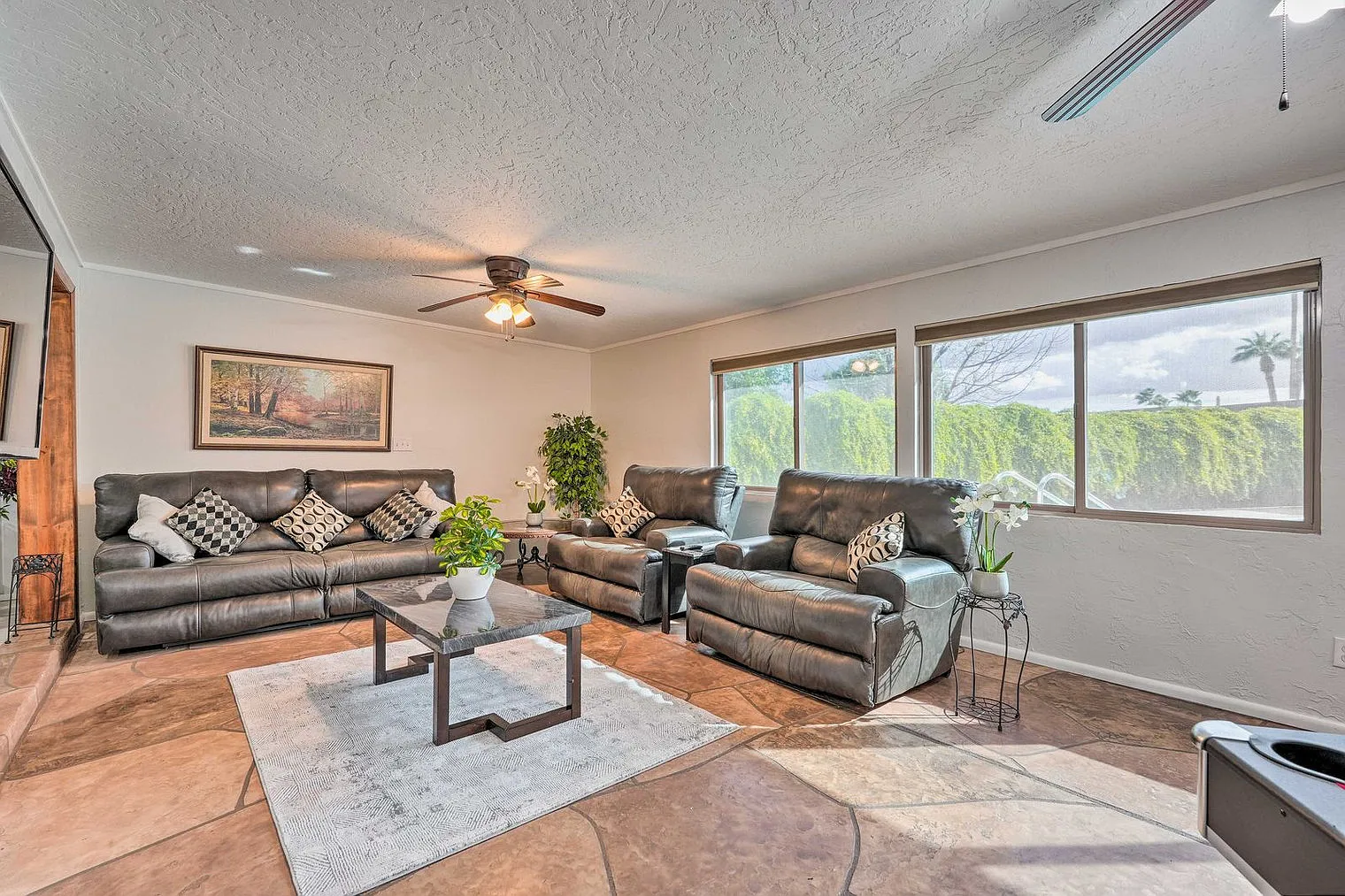 3 bed, 2.0 bath, 2389 sqft, $8,817 — Photo 2