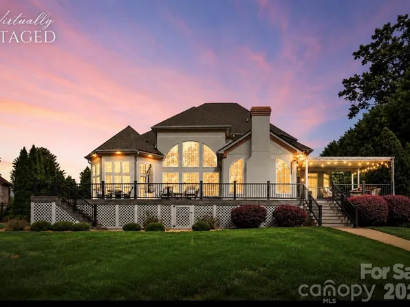 3210 Lake Shore Rd S, Denver, NC 28037