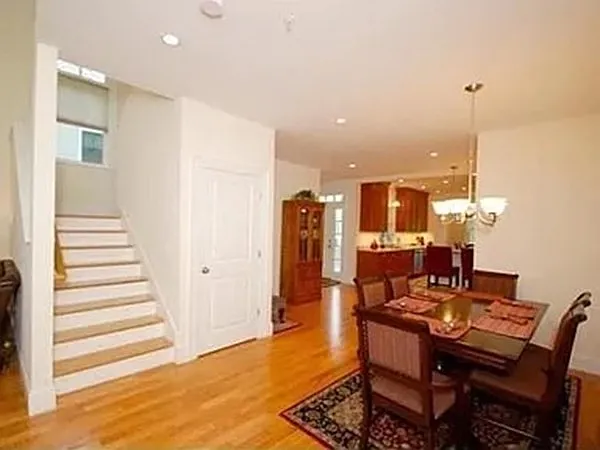 17 Courtyard Pl #17 — Photo 7