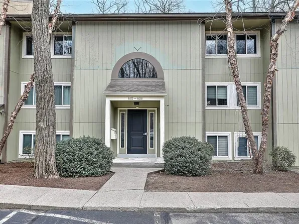 400 New River Rd APT 605, Manville, RI 02838