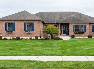 2774 Meadowpoint Dr, Troy, OH 45373
