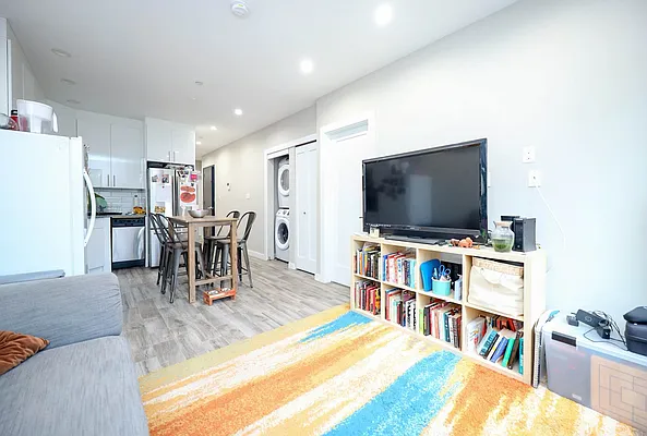 Sold by Remax Edge | media 5