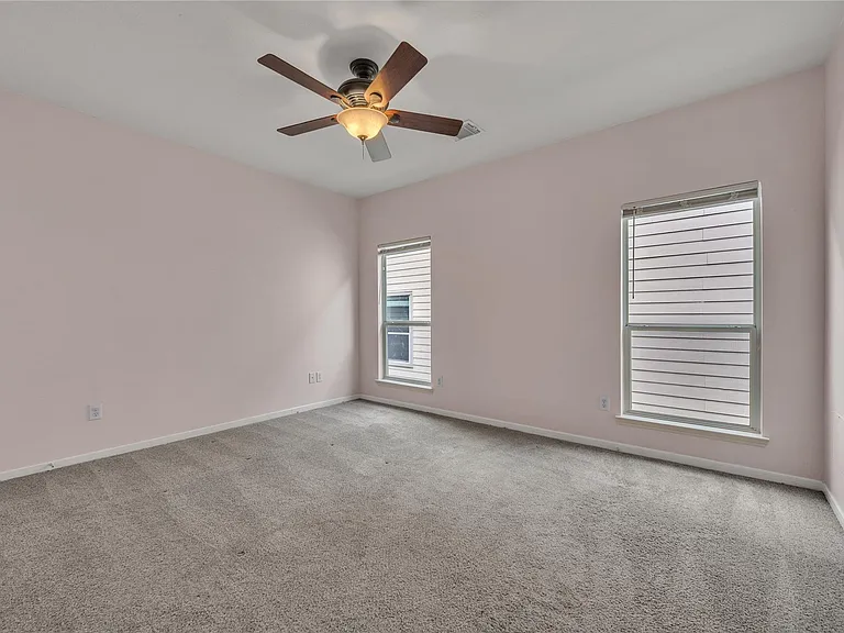 2614 Shady Acres Ct — Photo 22