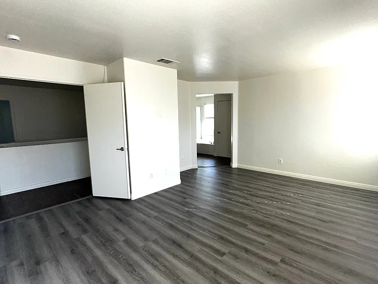 14073 Mare Ln — Photo 8