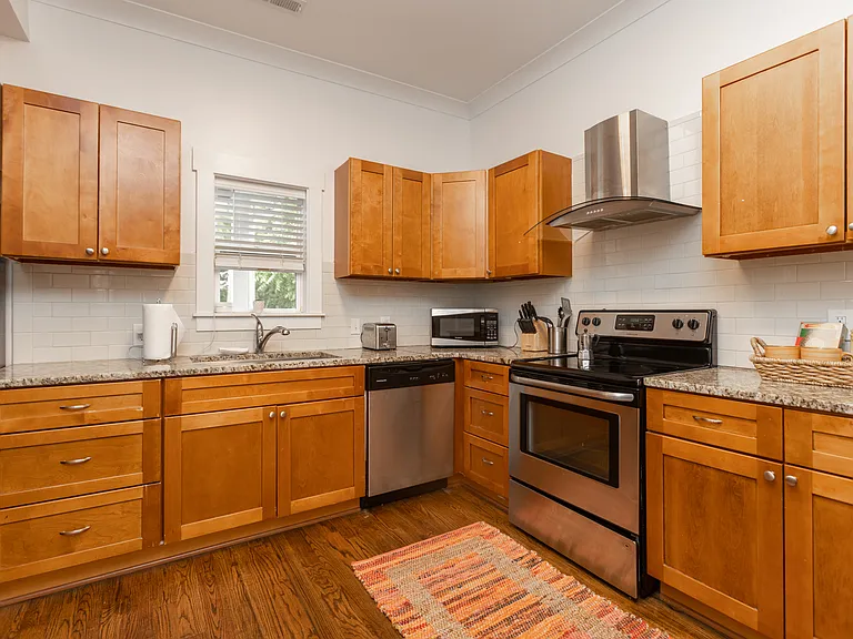 919 Parkwood Ave — Photo 39