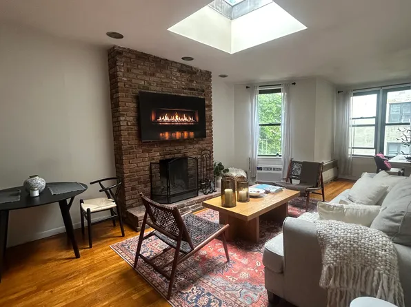 413 East 85th Street image 1 of 6
