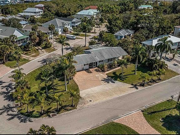 2nd image of 909 San Carlos Dr